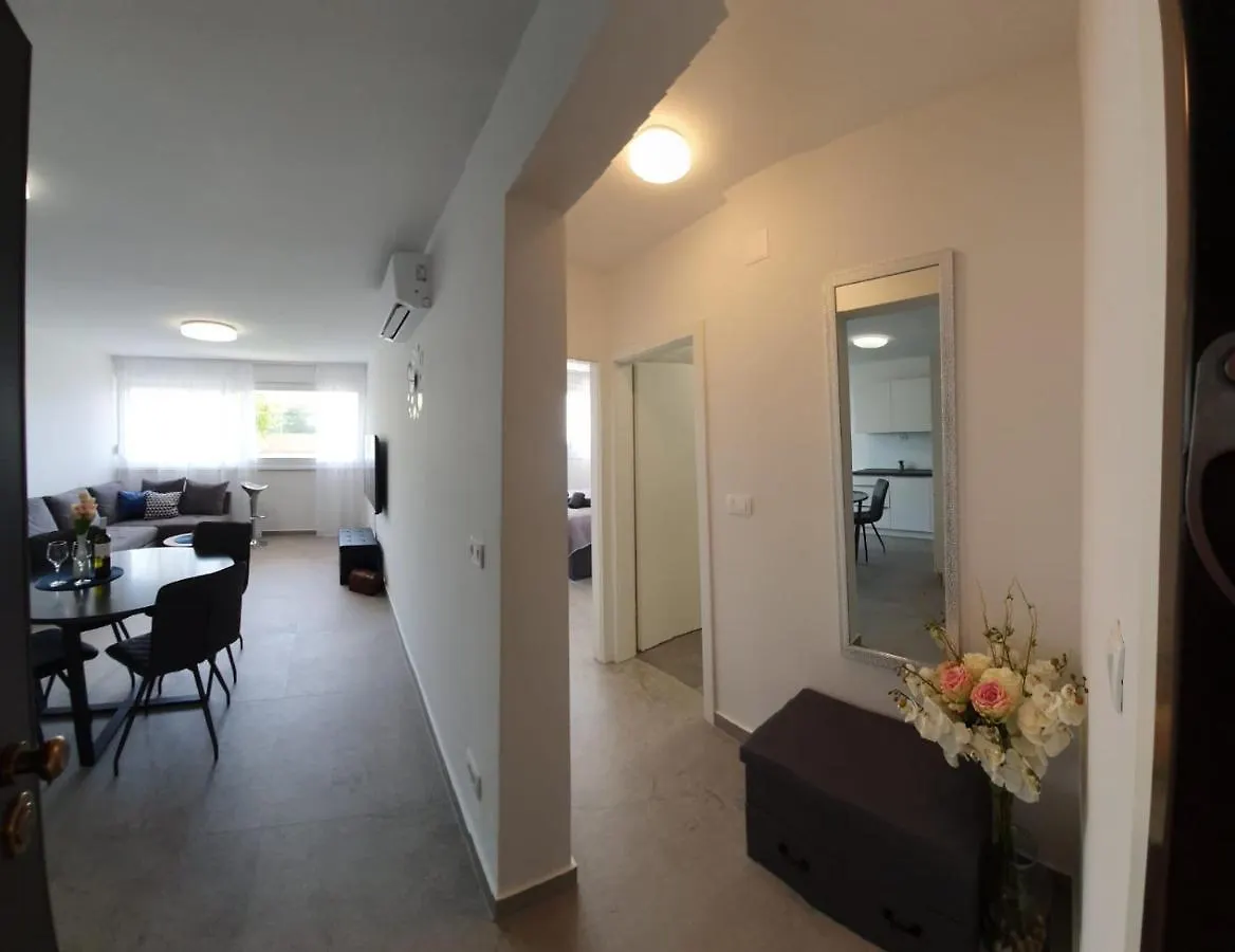 Apartman Mna Apartamento Split